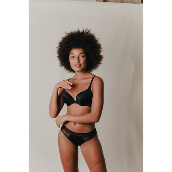 black briefs with mesh detail, invisibel feel and look